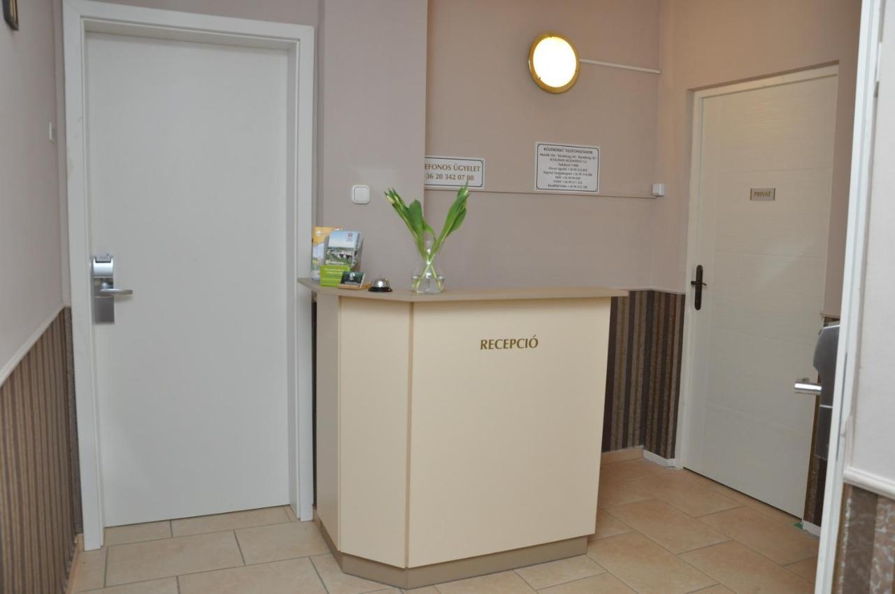 Bed and Breakfast Gloriett Panzio Fertoboz Екстер'єр фото