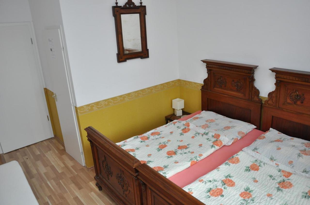 Bed and Breakfast Gloriett Panzio Fertoboz Екстер'єр фото