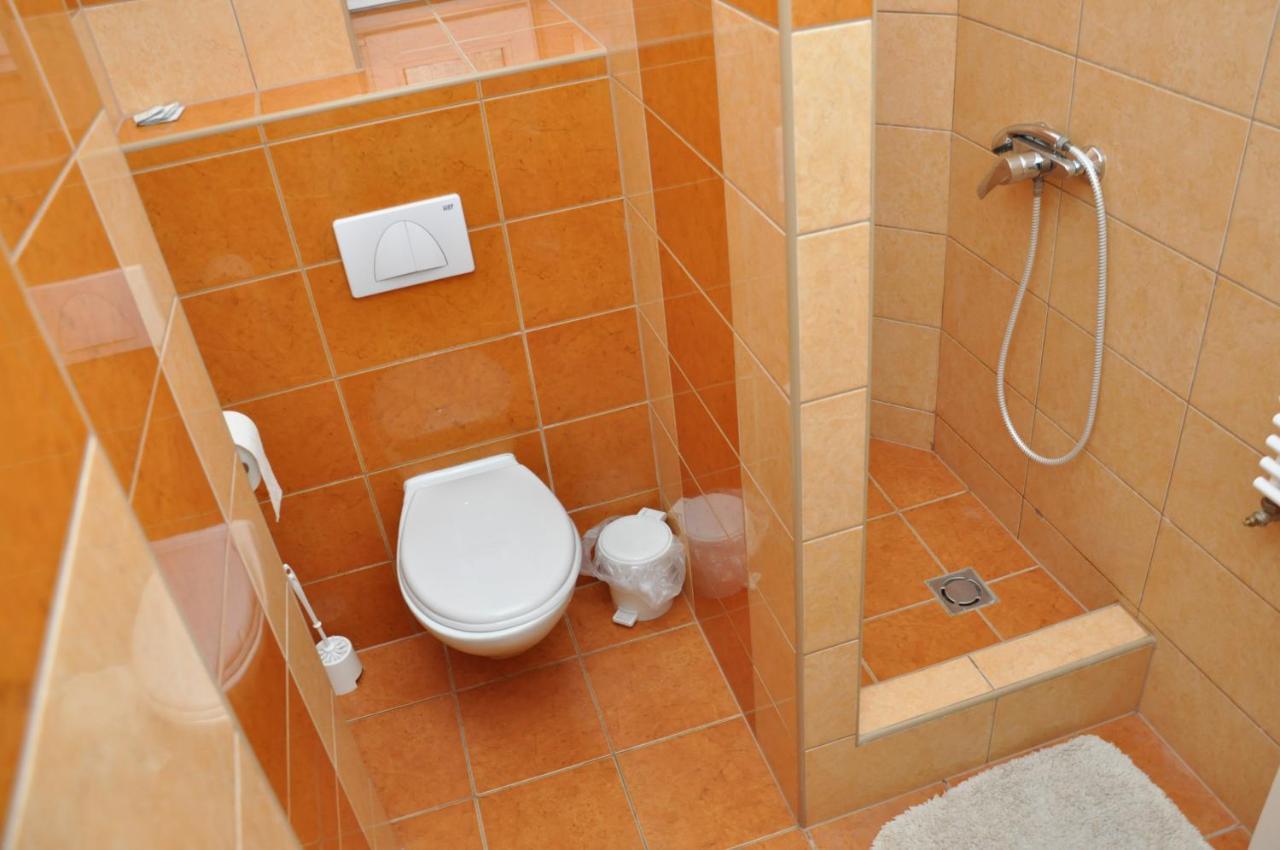 Bed and Breakfast Gloriett Panzio Fertoboz Екстер'єр фото