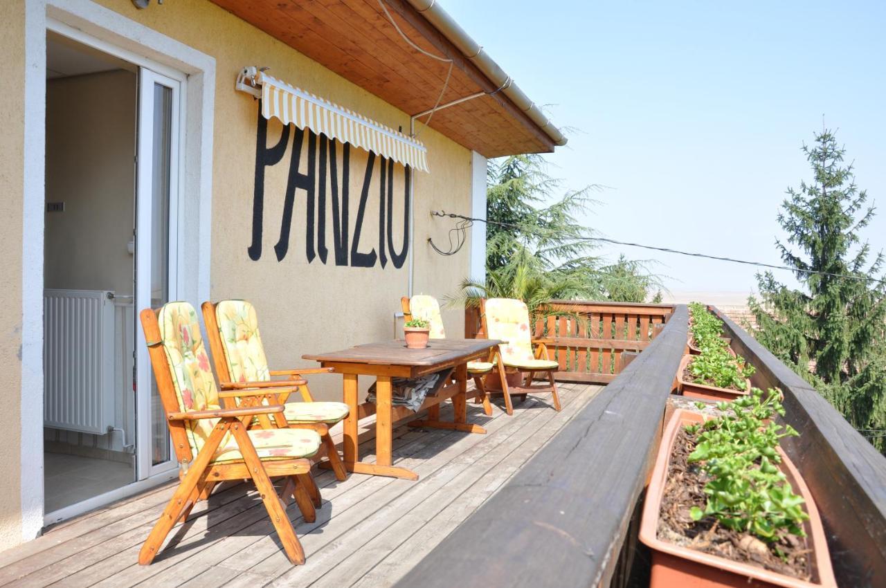 Bed and Breakfast Gloriett Panzio Fertoboz Екстер'єр фото