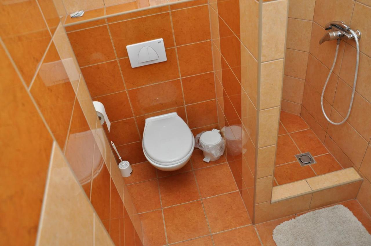 Bed and Breakfast Gloriett Panzio Fertoboz Екстер'єр фото