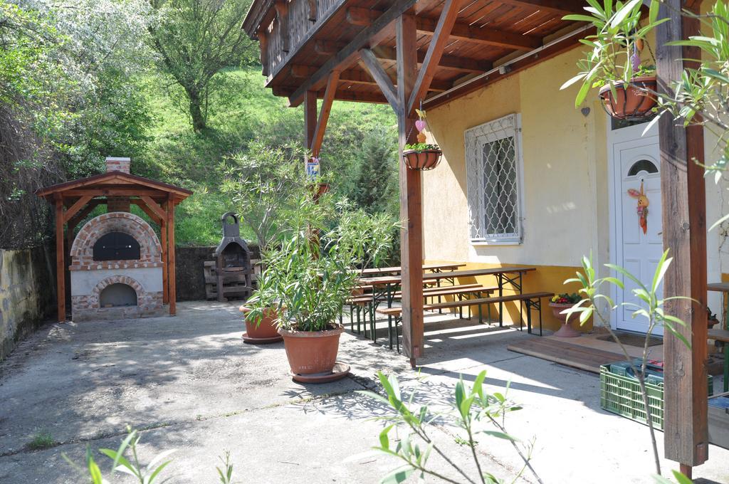 Bed and Breakfast Gloriett Panzio Fertoboz Екстер'єр фото