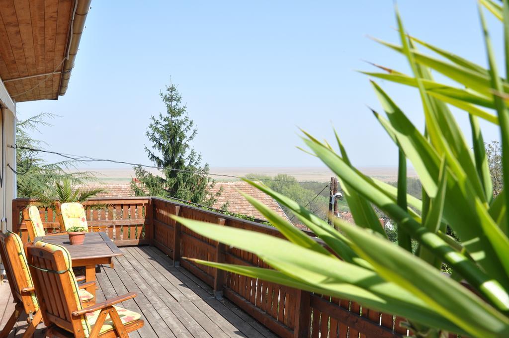 Bed and Breakfast Gloriett Panzio Fertoboz Екстер'єр фото