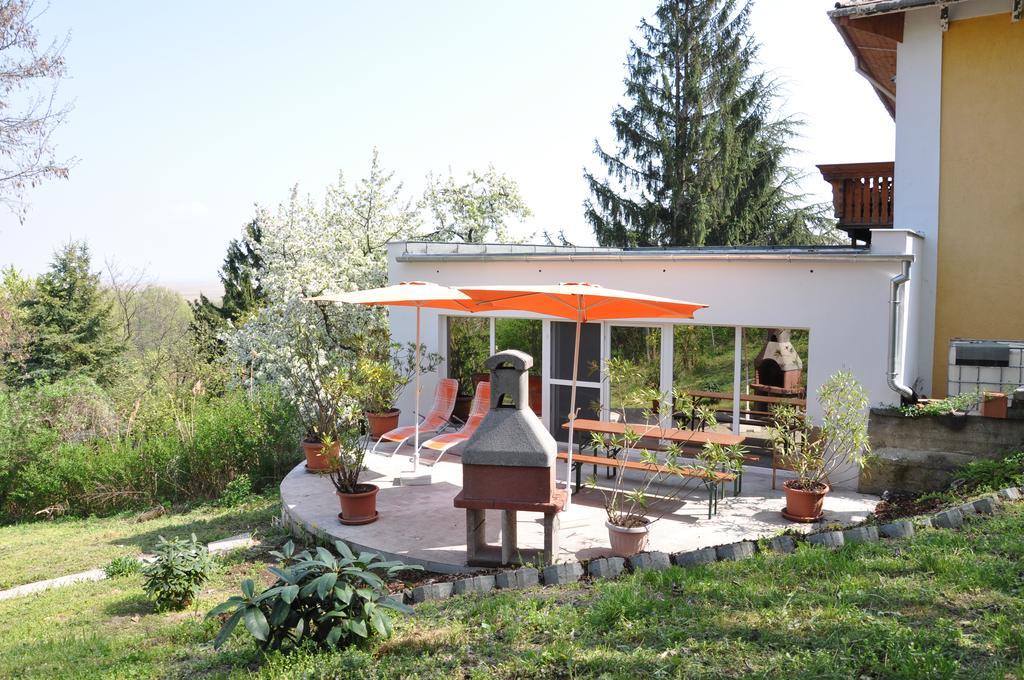 Bed and Breakfast Gloriett Panzio Fertoboz Екстер'єр фото