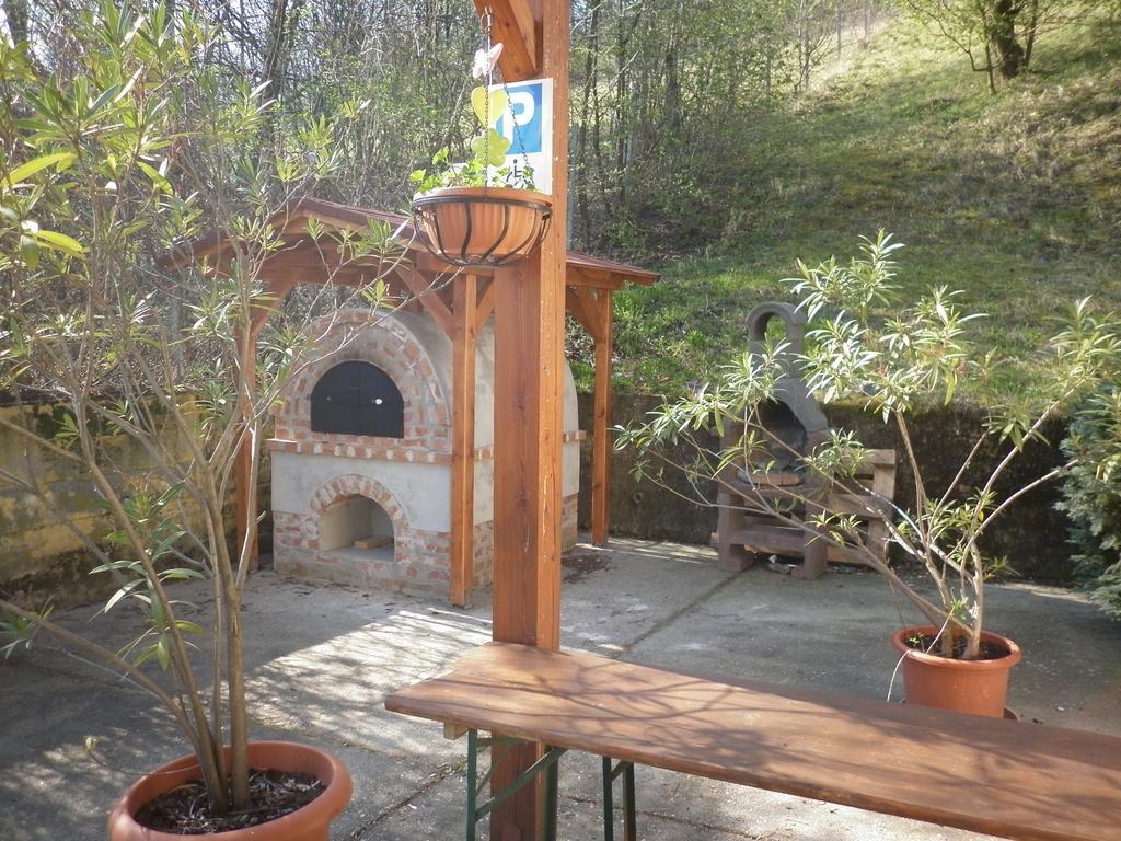 Bed and Breakfast Gloriett Panzio Fertoboz Екстер'єр фото