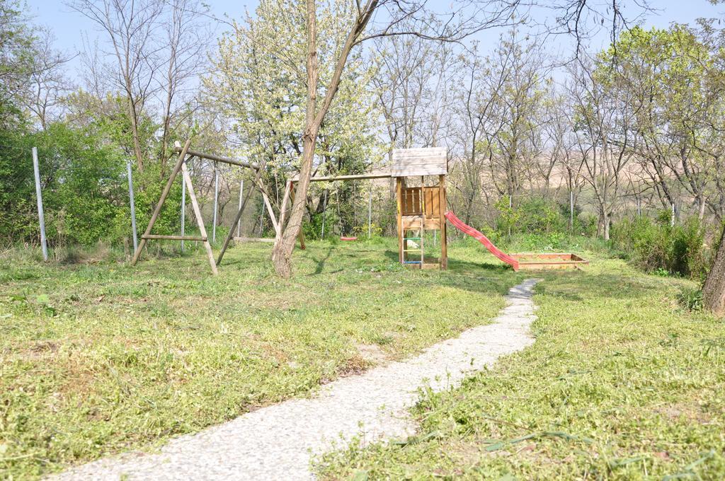 Bed and Breakfast Gloriett Panzio Fertoboz Екстер'єр фото